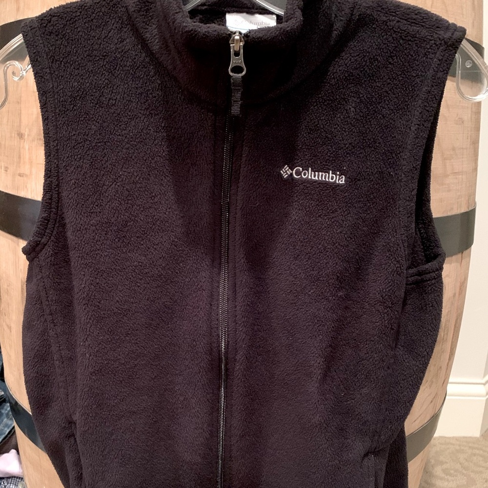Youth Large Black Columbia Vest.